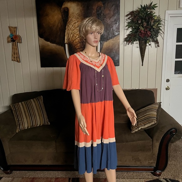 Go Softly Patio • Vintage • Boho • Orange/ Beige/Purple • Small •  Nightgown - Picture 9 of 16